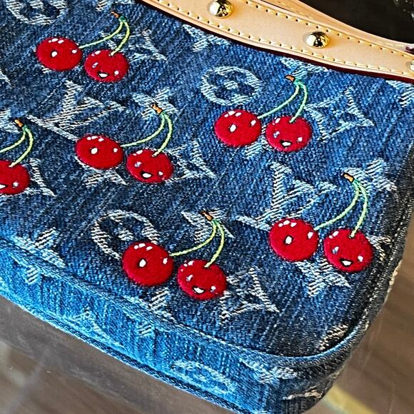 LOUIS VUITTON Monogram Cerise Denim Pochette - Picture 10 of 13